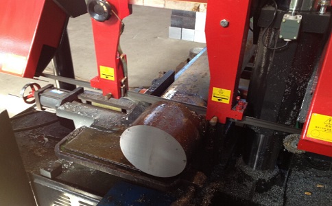 赵西垸林场数控带锯床切削时出现打齿现象如何处理？